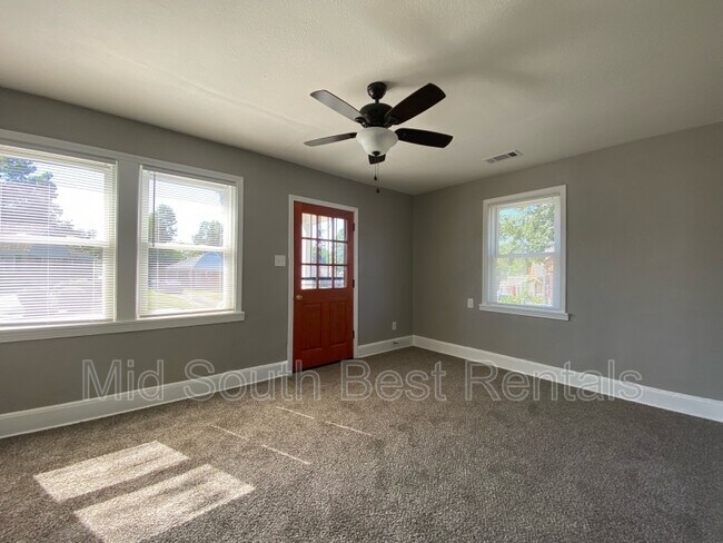 Foto del edificio - 1348 Chadwick Cir