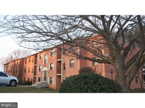 Building Photo - 3315 Valley Dr