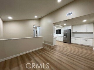 Foto del edificio - 371 S Sierra Madre Blvd