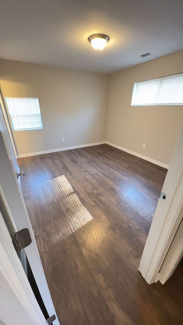 Foto del edificio - Spacious well kept 4 bedroom 2 bath home - Open To Section 8