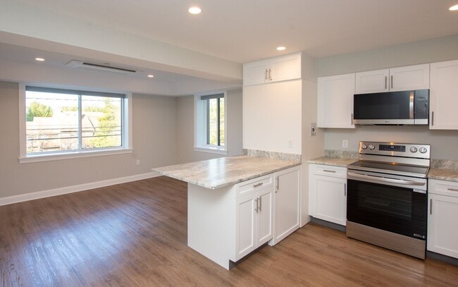 Interior Photo - 925 at North