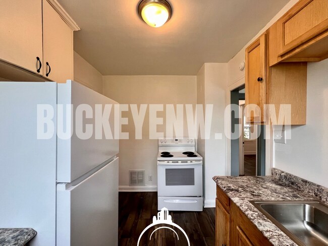 Foto del edificio - 4158 Mayfield Dr