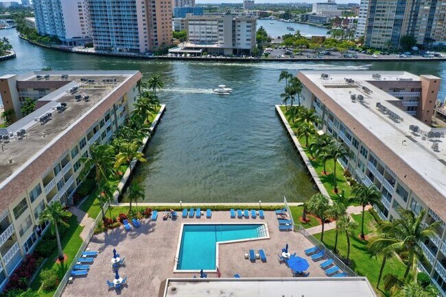 Foto del edificio - 1893 S Ocean Dr