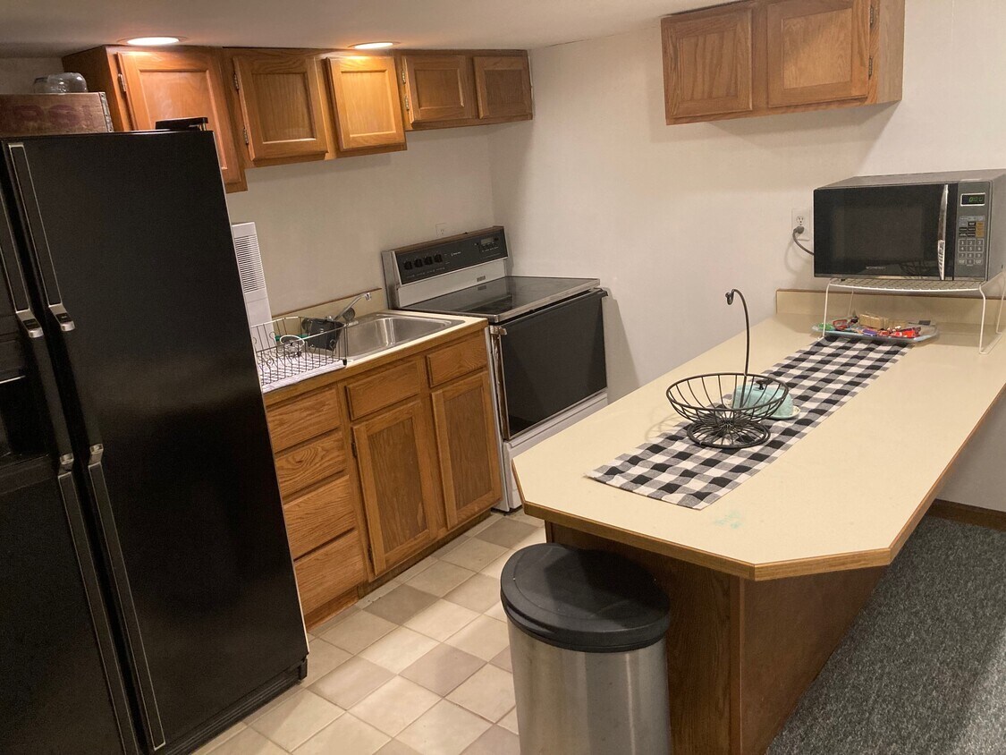 2204 Crestline Dr Unit Basement, Kirksville, MO 63501 2204 Crestline