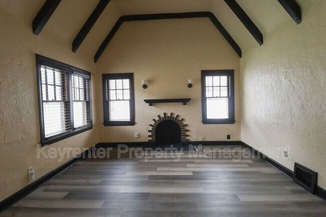 Foto del edificio - 2423 N Boston Ave