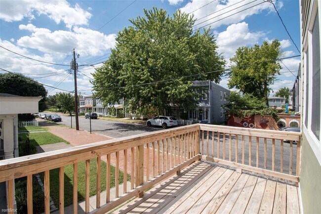 Building Photo - 3 br, 2.5 bath House - 2601 O St