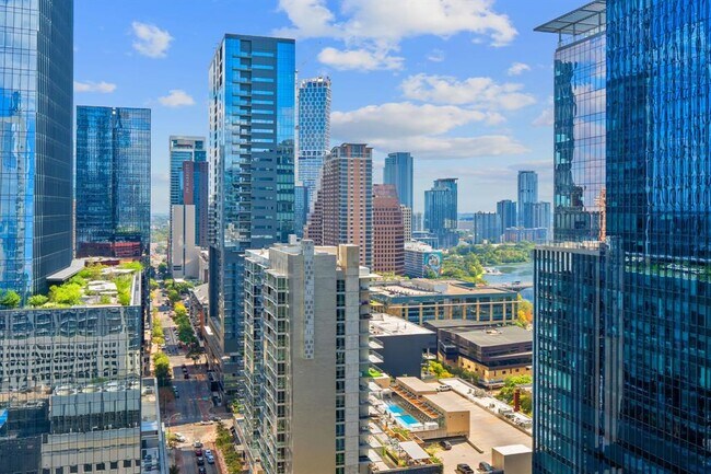 Foto del edificio - 360 Nueces St