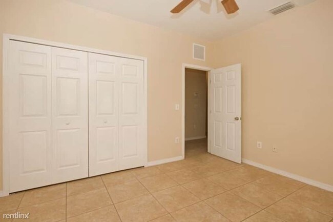 Building Photo - 3 br, 2 bath House - 6100 SW 39th St