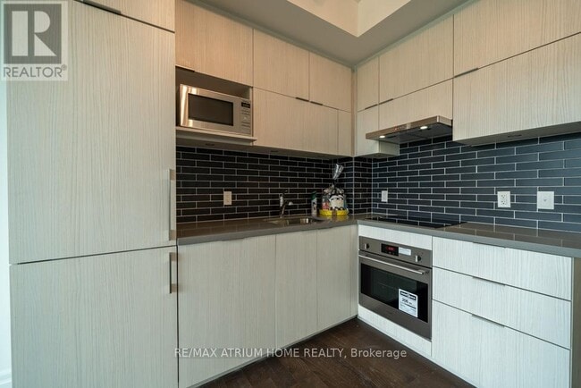 Building Photo - 10 Rouge Valley Dr W