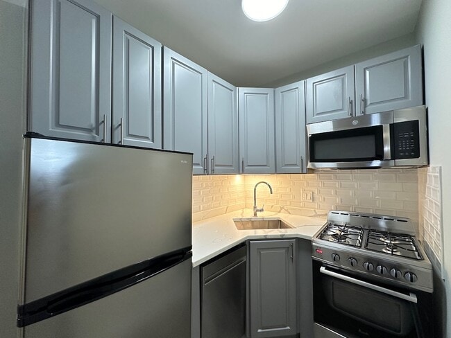 Foto del edificio - 510 W Belmont Ave