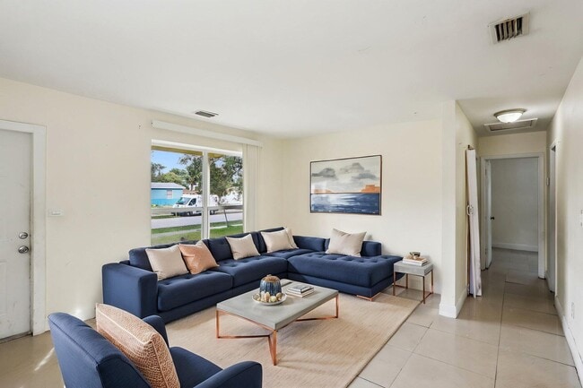 Foto del edificio - 520 NE 45th St