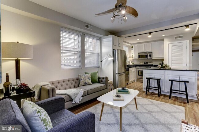Foto del edificio - 1440 Columbia Rd NW