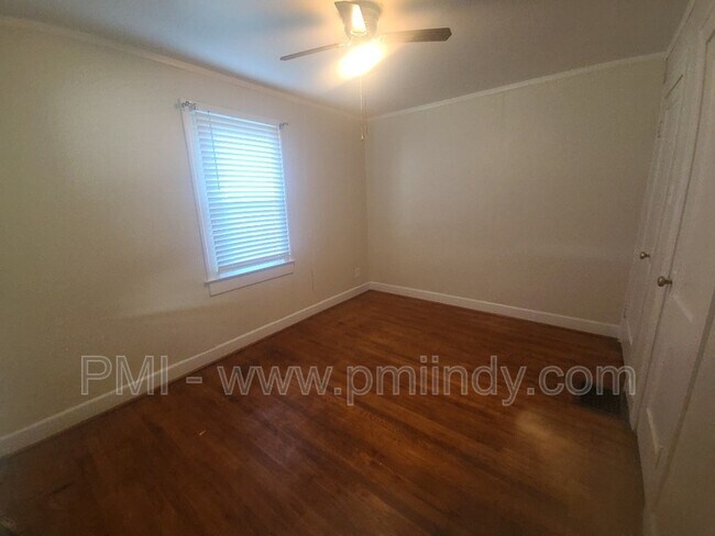 Foto del edificio - 2227 E Riverside Dr