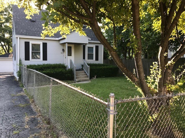 Building Photo - 1215 Howell Pl