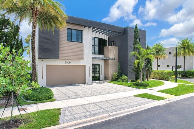 Foto del edificio - 7509 NW 99th Ave
