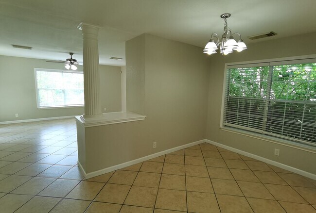 Foto del edificio - Kenton Place 4 bedroom 2.5 bath ready for ...