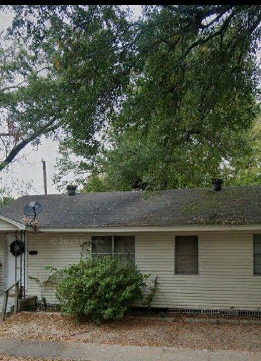 Primary Photo - 305 S 3rd St