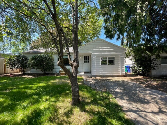Building Photo - Charming S. Tabor 2 Bed + Bonus Room, 2 Ba...