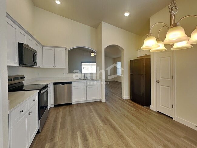 Building Photo - 8545 W El Caminito Dr