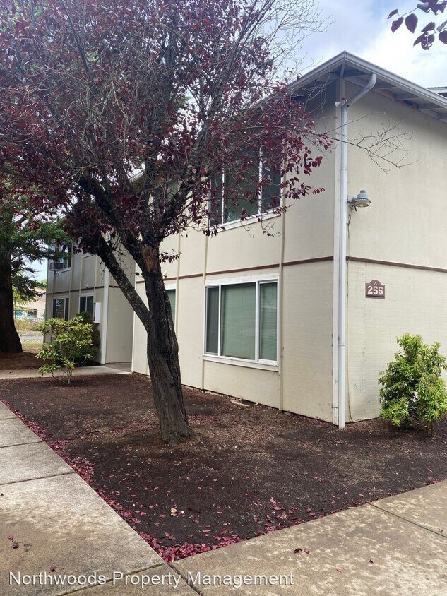 Primary Photo - 2 br, 1 bath House - 255 Gateway Blvd Unit D