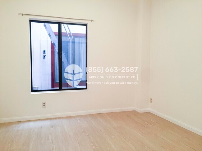 Building Photo - 573 37th Ave
