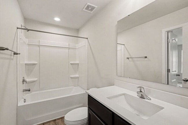 Building Photo - 13433 Circle Dr