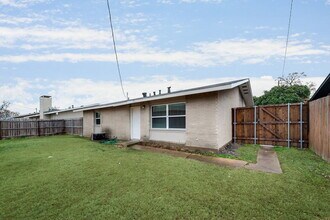Building Photo - 12051 High Meadow Dr