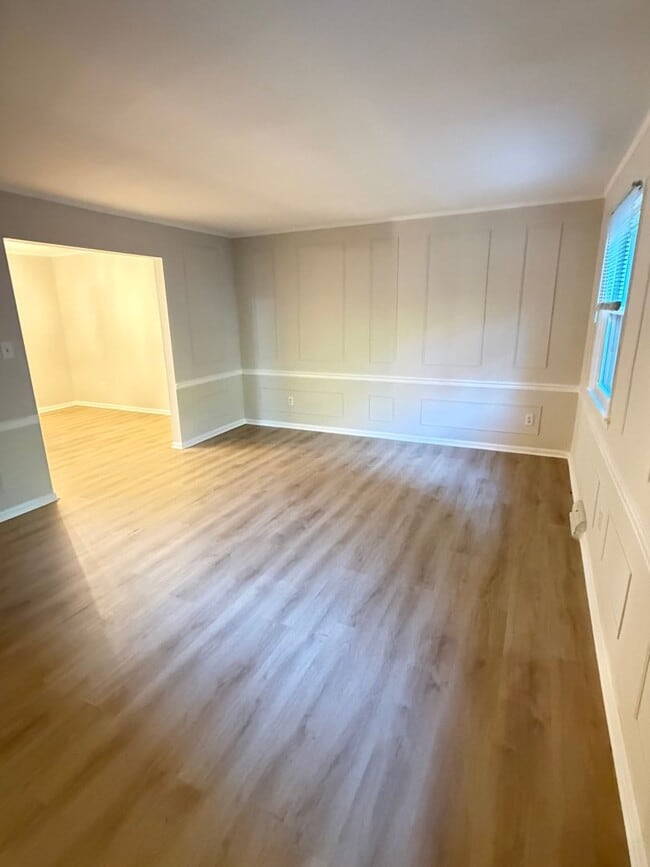 Building Photo - 222 Merion Rd