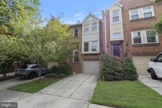 Building Photo - 3915 Green Look Ct