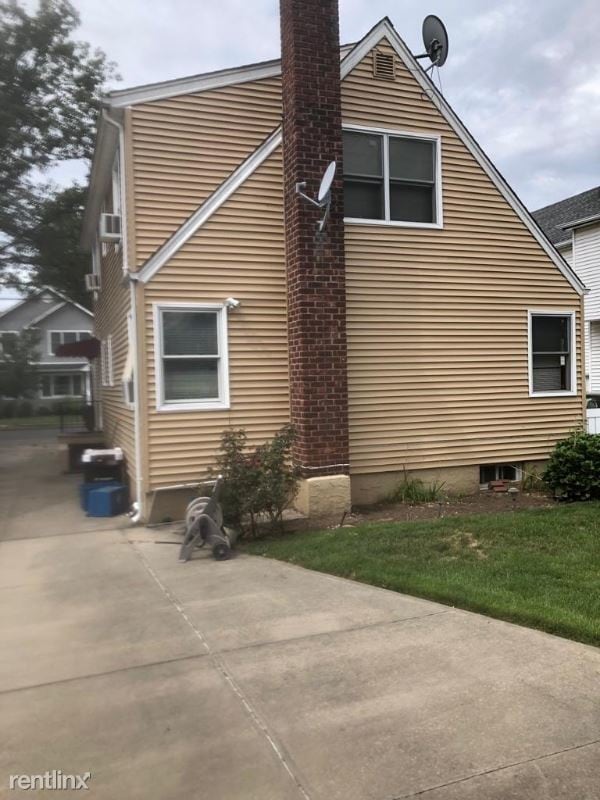 Building Photo - 4 br, 2 bath House - 65 Sycamore Ave