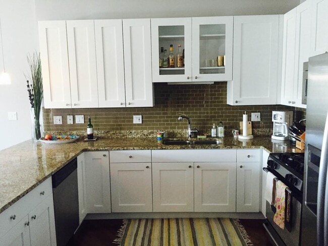 Foto del edificio - 531 N Racine Ave