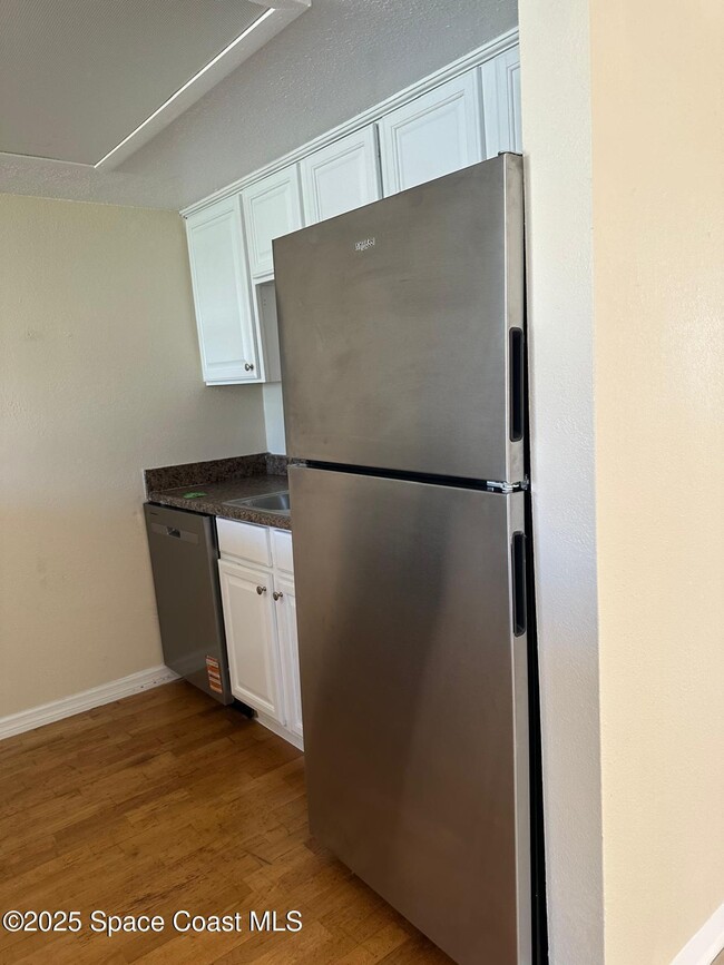 Building Photo - 236 Bristol Ct