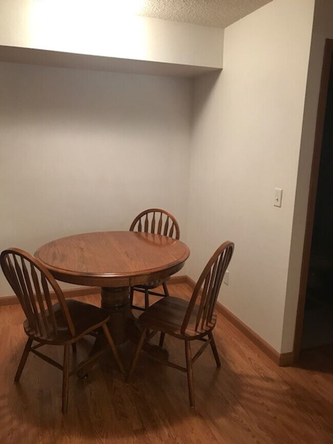 Foto del edificio - 1 Bedroom Condo Near CU Campus