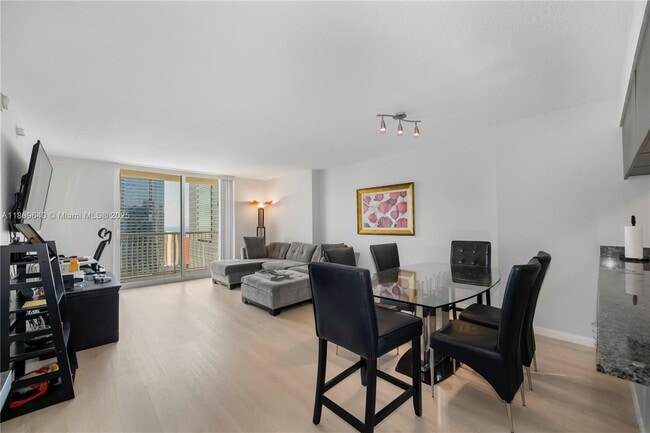 Foto del edificio - 1200 Brickell Bay Dr
