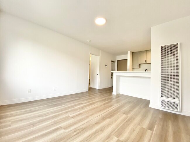 Foto del edificio - 1240 Bronson Ave