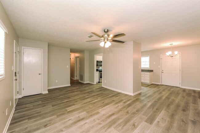 Building Photo - 561 Carithers Rd