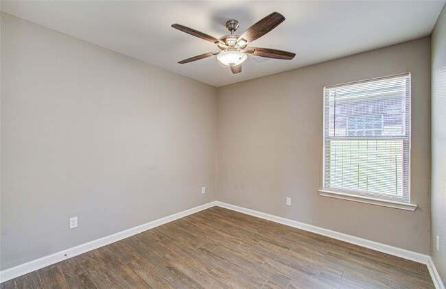 Building Photo - 114 Paleos Flint Dr