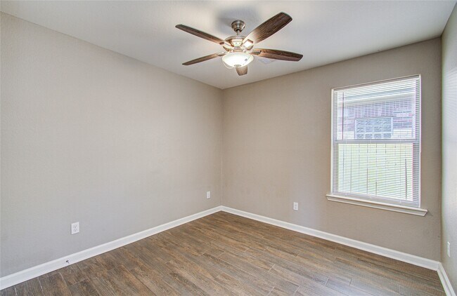 Foto del edificio - 114 Paleos Flint Dr