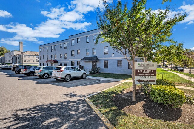 Foto del edificio - Brookland Manor