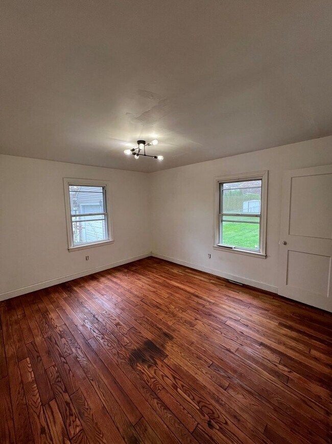 Foto del edificio - Single Family Home -Recently updated