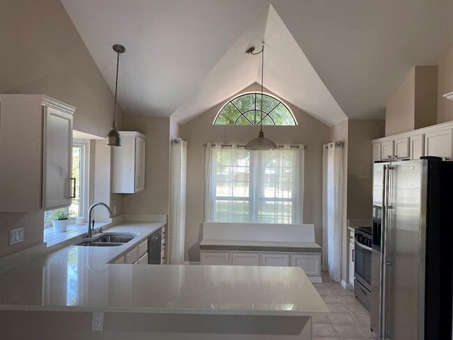 Building Photo - 2207 Warfield Way