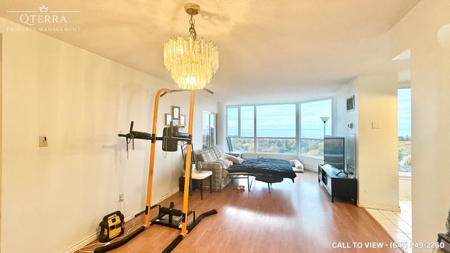 Photo du bâtiment - 3233 Eglinton Av E