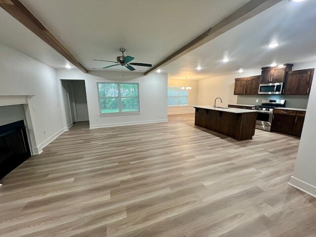 Foto del edificio - 305 Pennington Ave