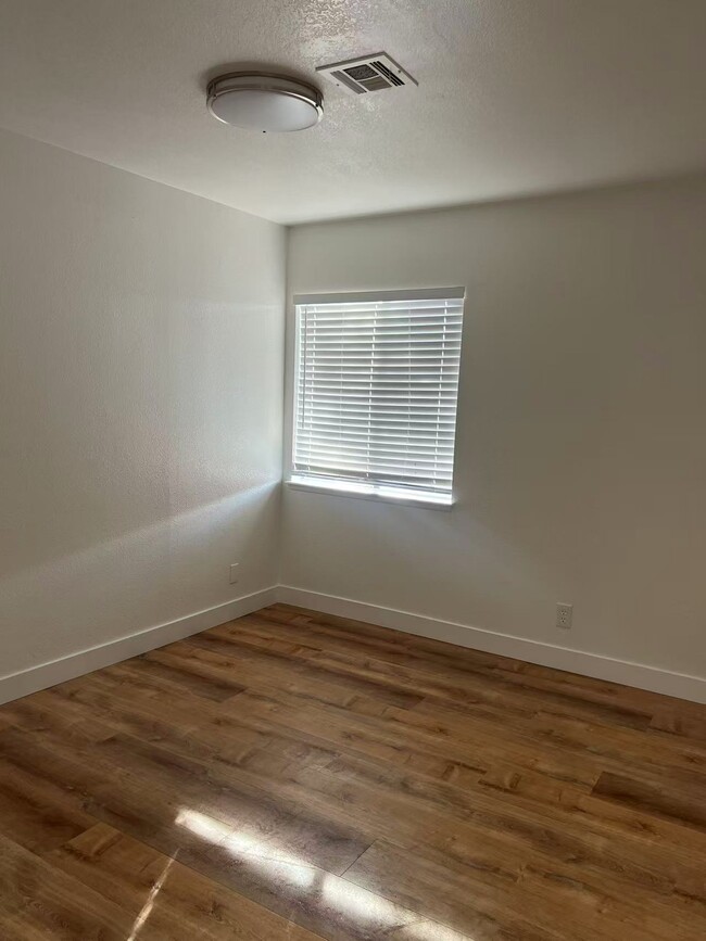 Building Photo - 6465 Meadow Lark Ln