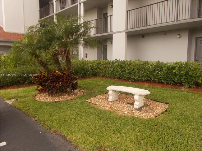 Foto del edificio - 1400 SW 124th Terrace
