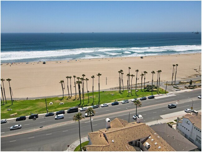 Foto del edificio - Oceanfront Penthouse in Huntington Beach!!