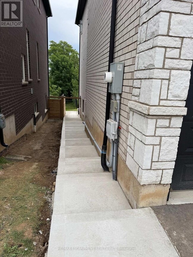 Building Photo - 27 Deerfield Ln