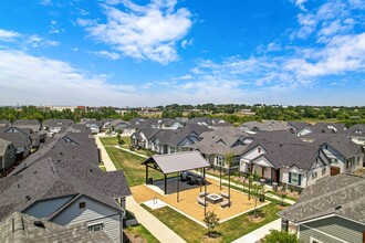 Building Photo - 7267 Borland Dr