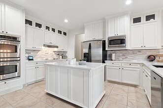 Building Photo - 3852 Banner Dr