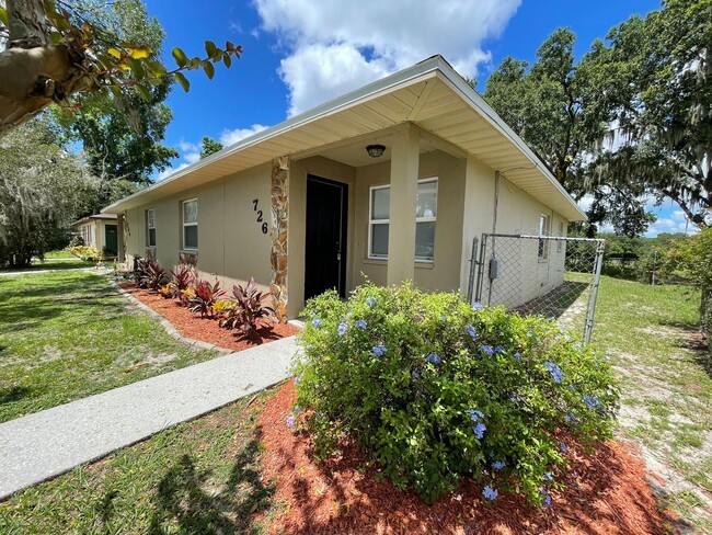 Building Photo - 2 br, 1 bath House - 726 Zella Ln